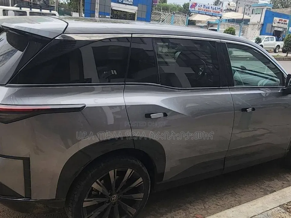 Toyota bZ3 2025 Gray