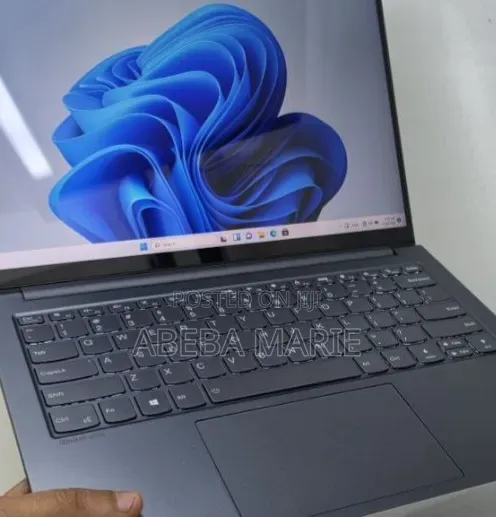 New Laptop Lenovo Yoga 710 16GB AMD Ryzen 7 SSD 512GB