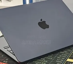 New Laptop Apple MacBook Air 2022 M2 16GB Apple M2 SSD 512GB