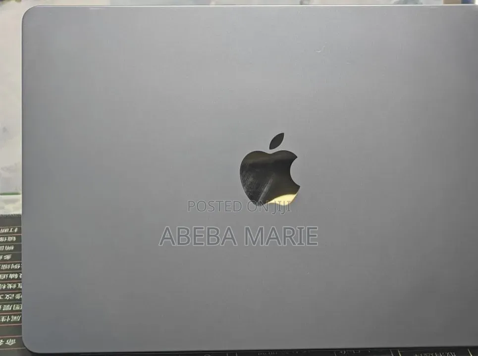 New Laptop Apple MacBook Air 2022 M2 16GB Apple M2 SSD 512GB