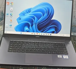 New Laptop Huawei MateBook 13 WRT-W29E 8GB Intel Core i3 SSD 256GB