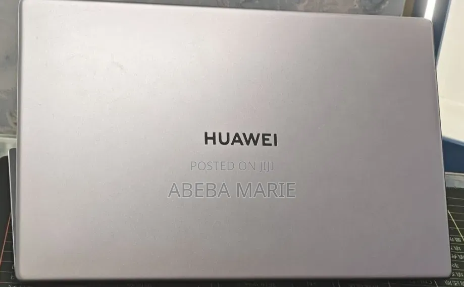 New Laptop Huawei MateBook 13 WRT-W29E 8GB Intel Core i3 SSD 256GB