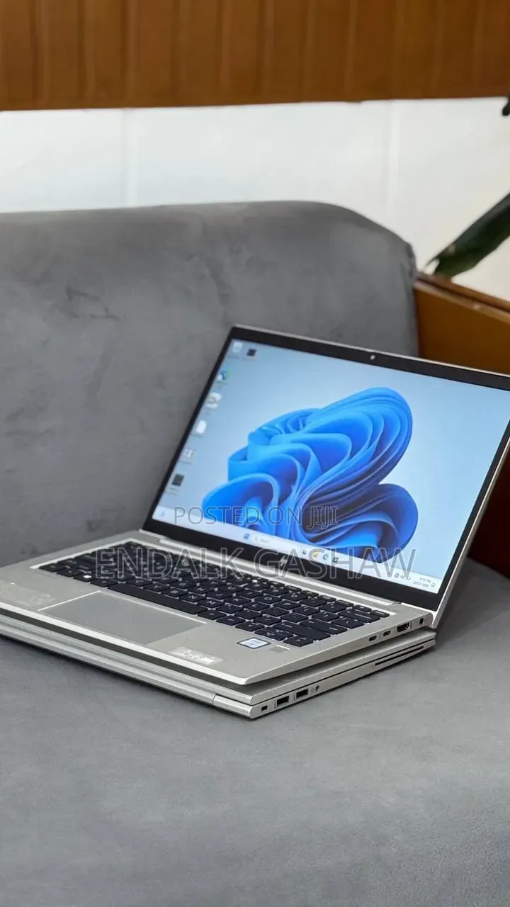 New Laptop HP EliteBook 830 G8 16GB Intel Core i7 SSD 512GB