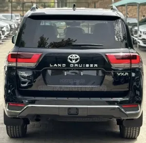 New Toyota Land Cruiser LC300 2023