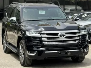 New Toyota Land Cruiser LC300 2023