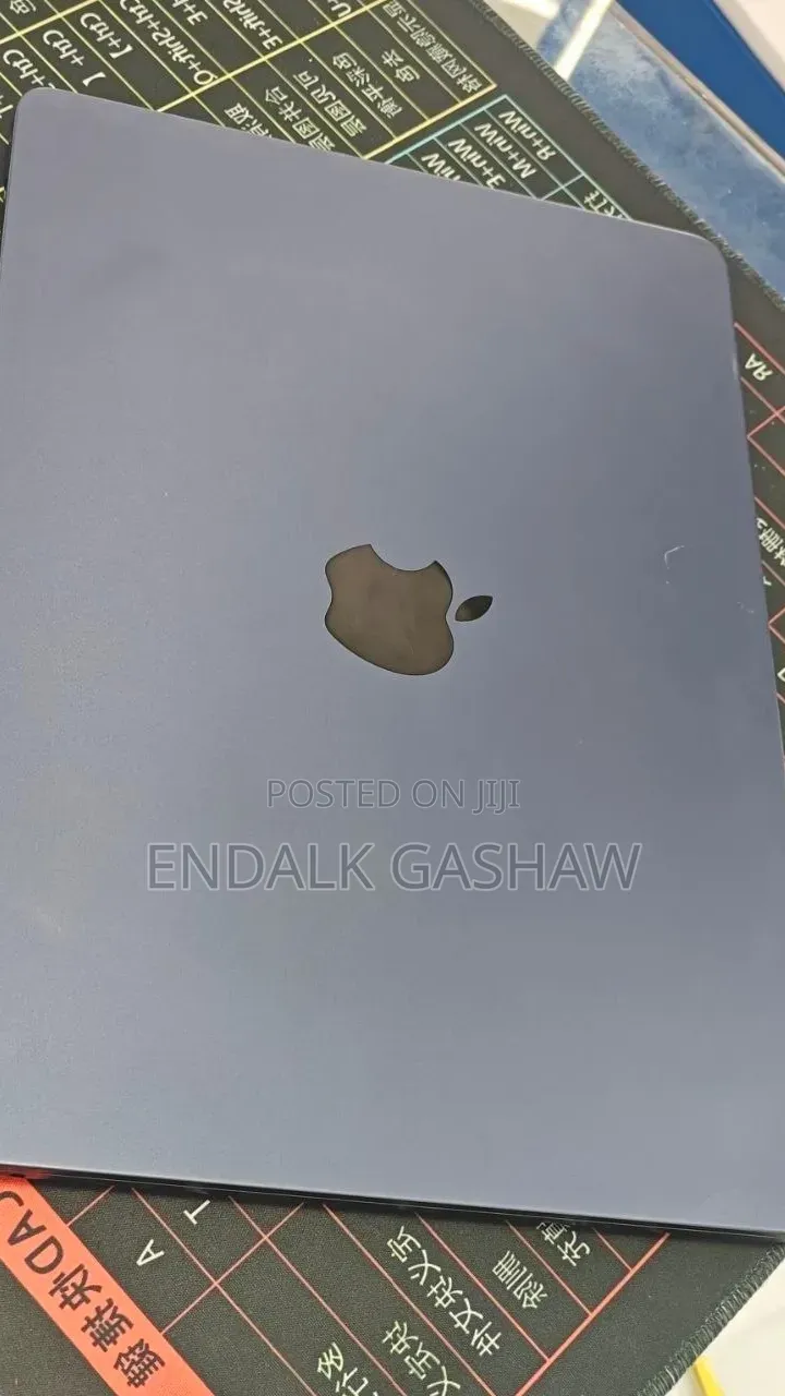 New Laptop Apple MacBook Air 2022 M2 8GB Apple M2 SSD 512GB