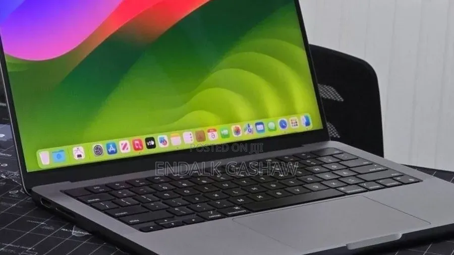 New Laptop Apple MacBook Air 2022 M2 8GB Apple M2 SSD 512GB
