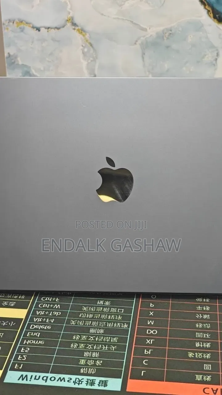 New Laptop Apple MacBook Air 2022 M2 8GB Apple M2 SSD 512GB