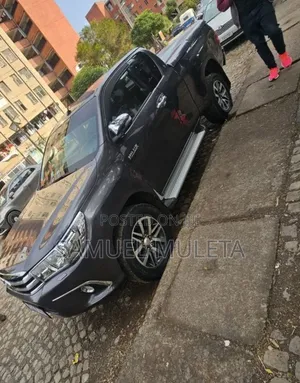 Toyota Hilux 2017 Gray