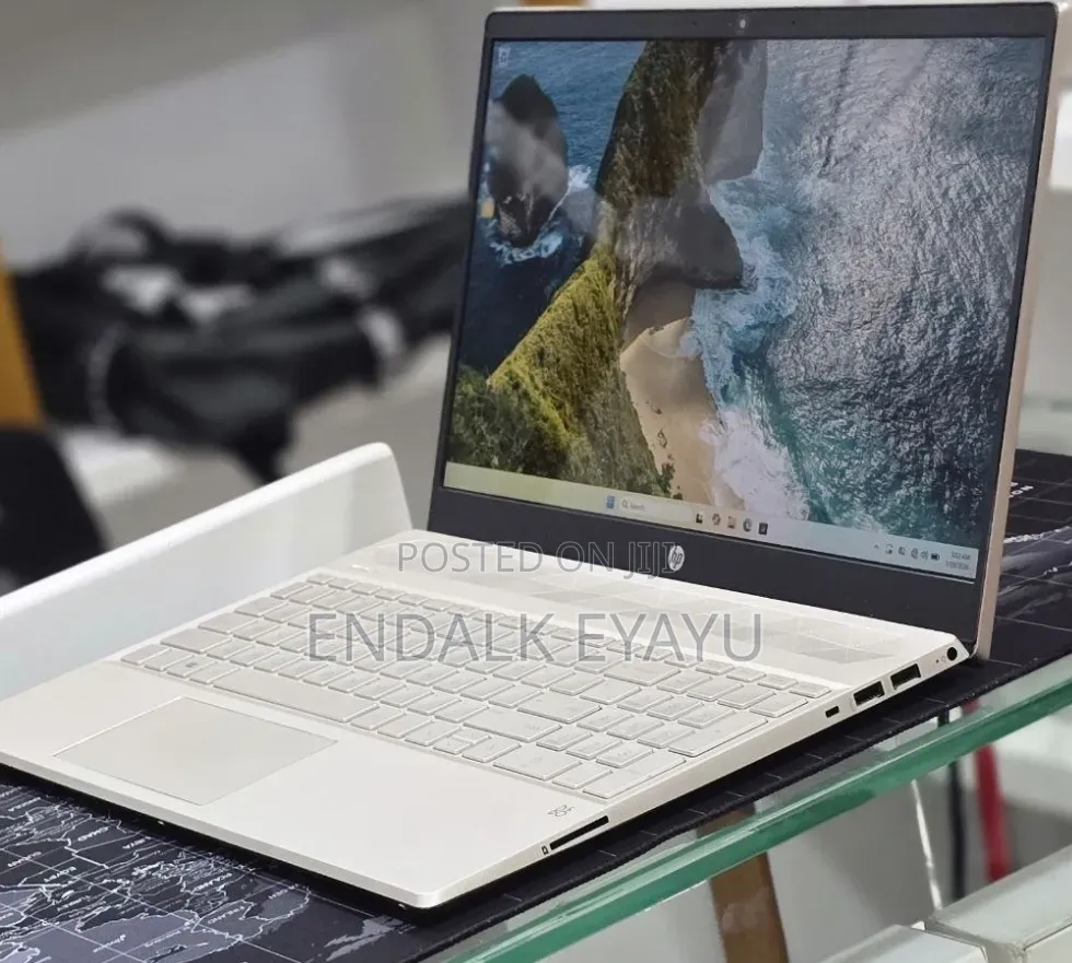 New Laptop HP Pavilion 15 8GB Intel Core i5 SSD 512GB