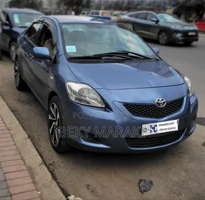 Toyota Yaris Base Hatchback 5dr 2010 Blue