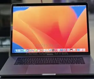 New Laptop Apple MacBook Pro 2017 16GB Intel Core i7 SSD 512GB