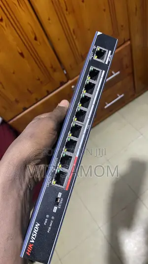 Hikvision 8-Port PoE Switch (DS-3E0109P-E) + Original Adapter