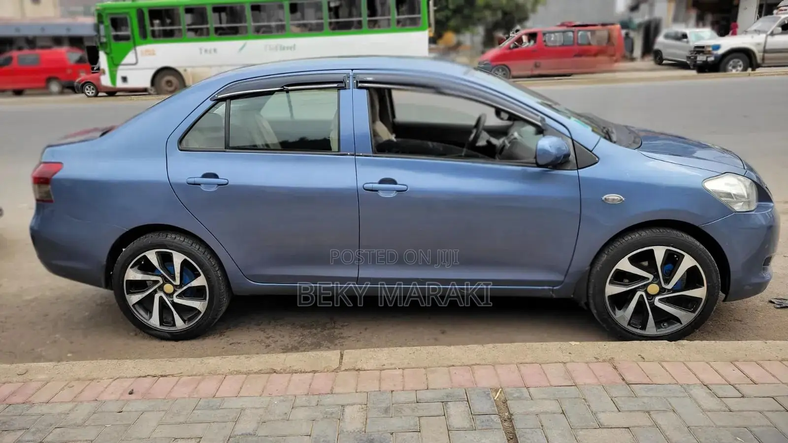 Toyota Yaris Base Hatchback 5dr 2010 Blue
