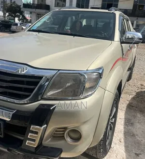 Toyota Hilux 2015 Pearl