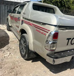 Toyota Hilux 2015 Pearl
