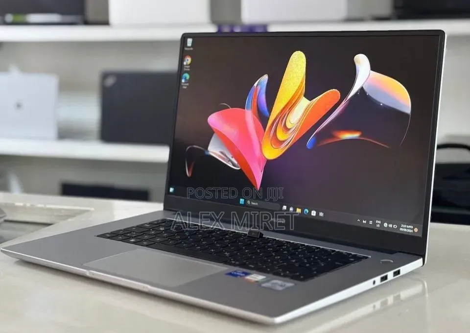 New Laptop Huawei 16GB Intel Core i5 SSD 512GB