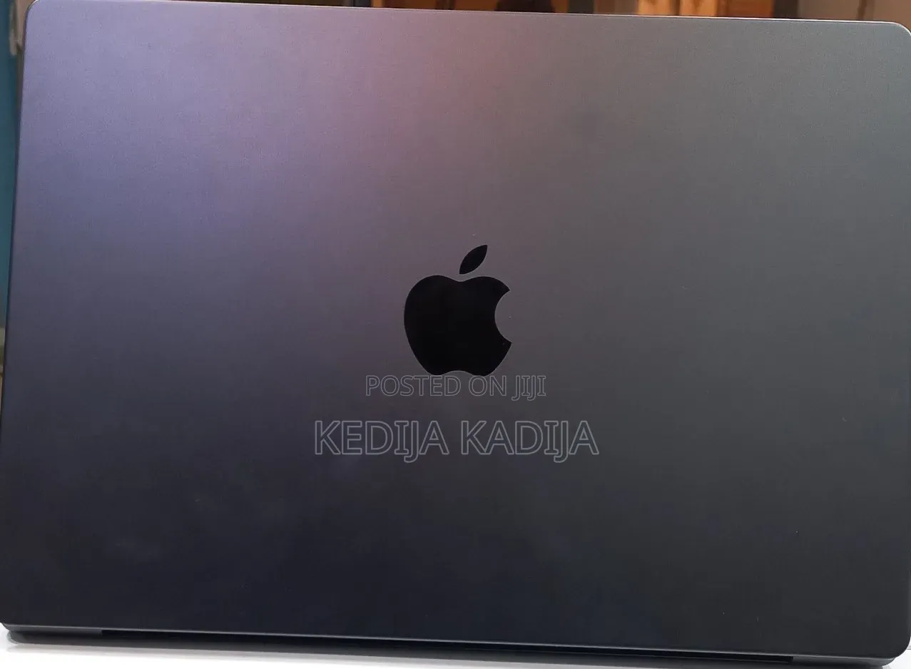 New Laptop Apple MacBook Pro 16GB Apple M5 SSD 512GB