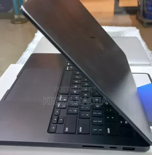 New Laptop Apple MacBook Pro 16GB Apple M5 SSD 512GB