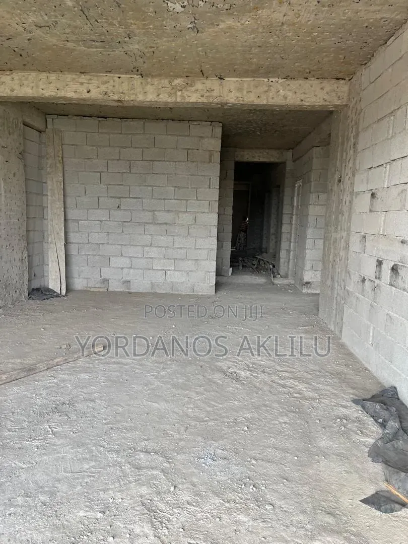 2bdrm Apartment in Yeka for sale
