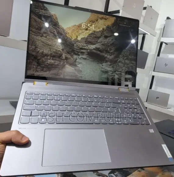 New Laptop Lenovo 16GB AMD Ryzen 7 SSD 512GB