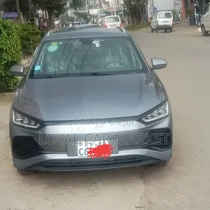BYD E2 43 kWh 94 hp FWD 2024 Gray