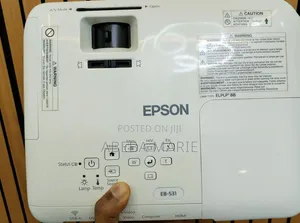 EPSON Projector Model Name: EB-S31 Has : Bag Remote