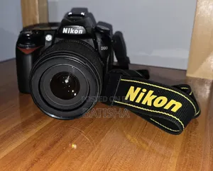 NIKON - D90 (128 GB SD Card Included)