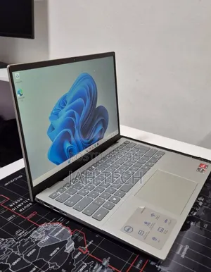 New Laptop Dell Inspiron 14 16GB AMD Ryzen 7 SSD 1T