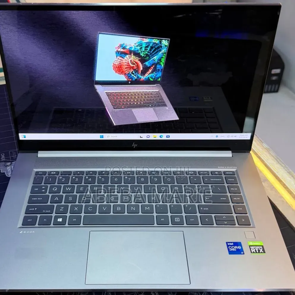 New Laptop HP ZBook Firefly G9 32GB Intel Core i7 SSD 512GB