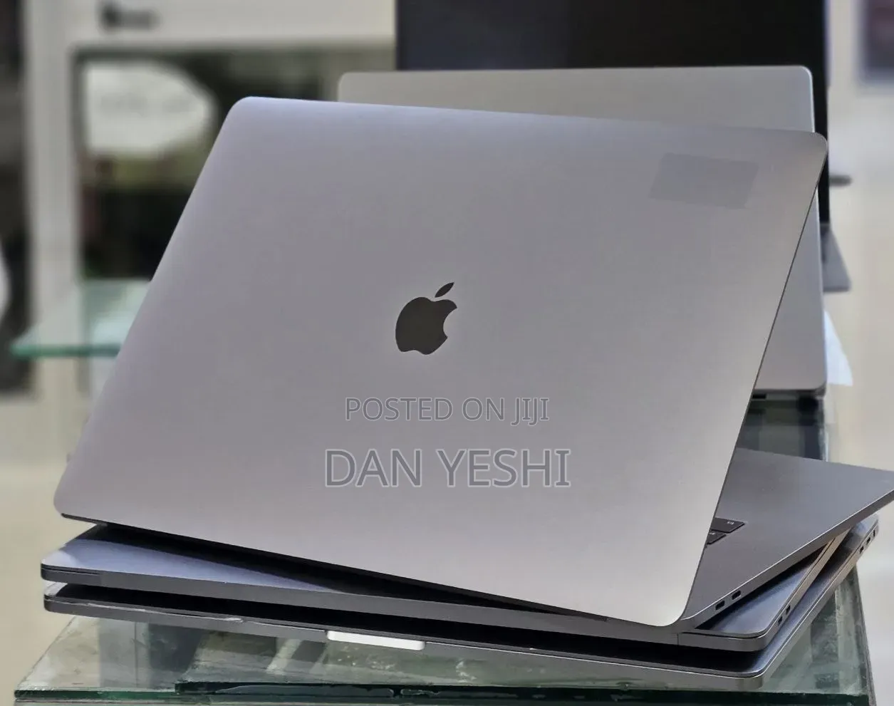 New Laptop Apple MacBook Pro 2017 16GB Intel Core i7 SSD 512GB
