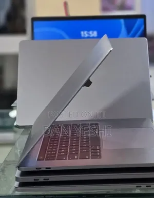 New Laptop Apple MacBook Pro 2017 16GB Intel Core i7 SSD 512GB