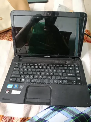 Laptop Toshiba Satellite C840 8GB Intel Core i5 SSHD+SSD 512GB