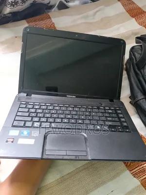 Laptop Toshiba Satellite C840 8GB Intel Core i5 SSHD+SSD 512GB