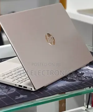 New Laptop HP Pavilion 15 8GB Intel Core i5 SSD 512GB