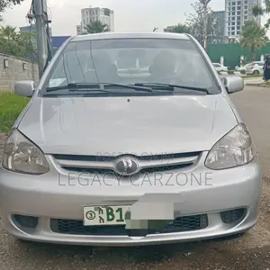 Toyota Platz 2003 Silver