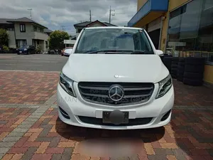 Mercedes-Benz V-Class 2022 White