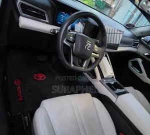Toyota C-HR XLE FWD Sport Utility (2.0L 4cyl 2AM) 2018 Gray