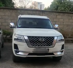 Nissan Patrol 2018 White