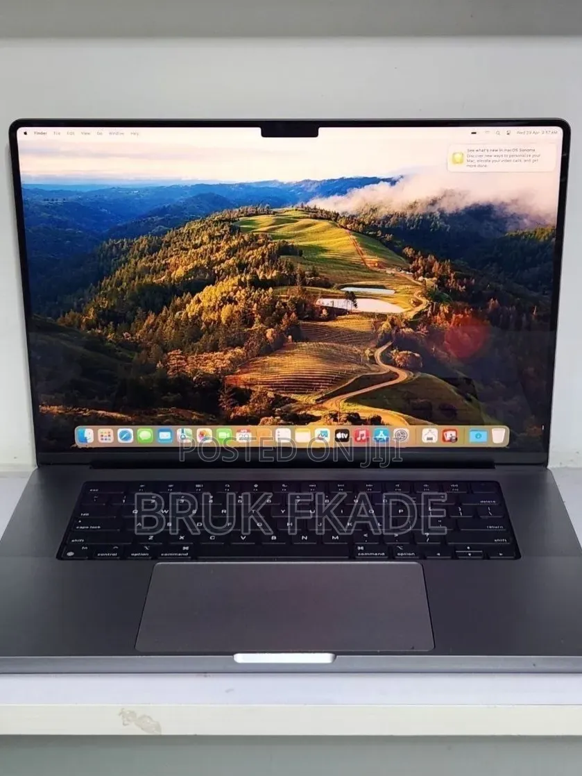 New Laptop Apple MacBook Pro 2021 M1 32GB Apple M1 Pro SSD 512GB