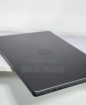 New Laptop Apple MacBook Pro 2021 M1 32GB Apple M1 Pro SSD 512GB