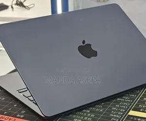 New Laptop Apple MacBook Air 2022 M2 8GB Apple M2 SSD 512GB