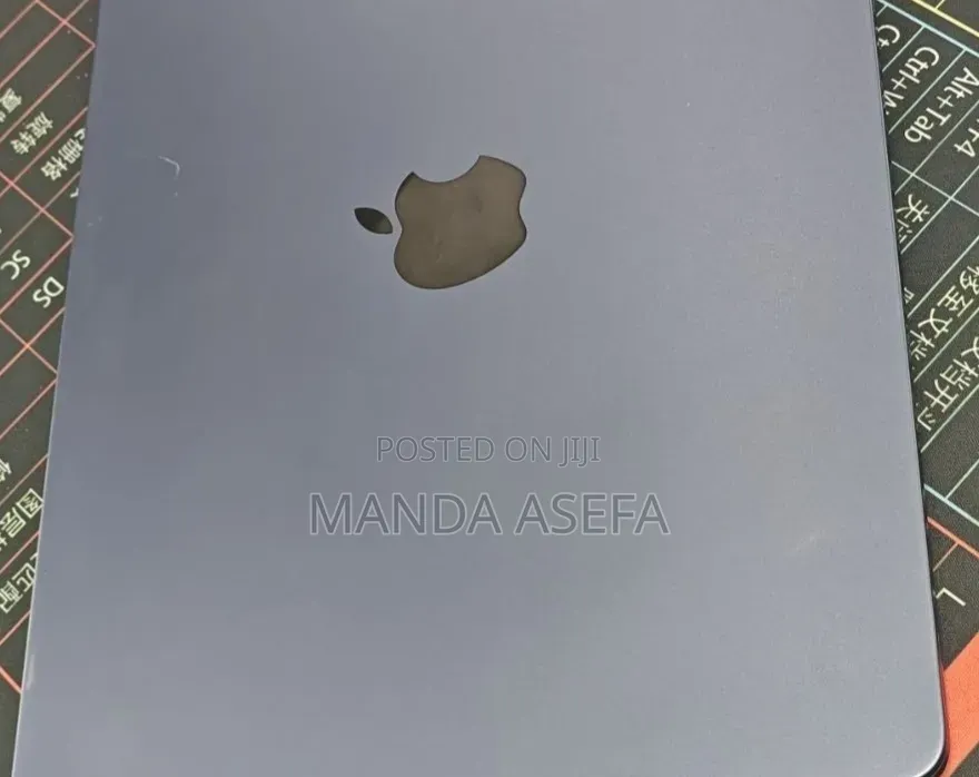 New Laptop Apple MacBook Air 2022 M2 8GB Apple M2 SSD 512GB