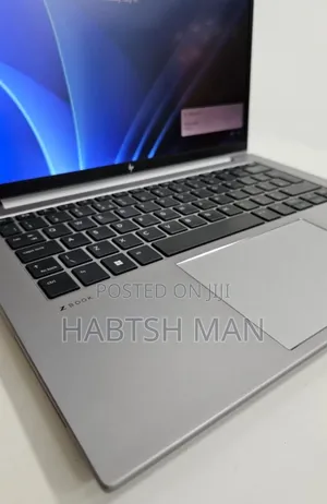 New Laptop HP ZBook Firefly 14 G10 16GB Intel Core i7 SSD 512GB