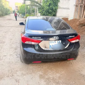 Hyundai Avante 2012 Silver