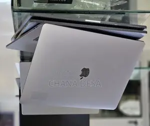 New Laptop Apple MacBook Pro 2017 16GB Intel Core i7 SSD 512GB