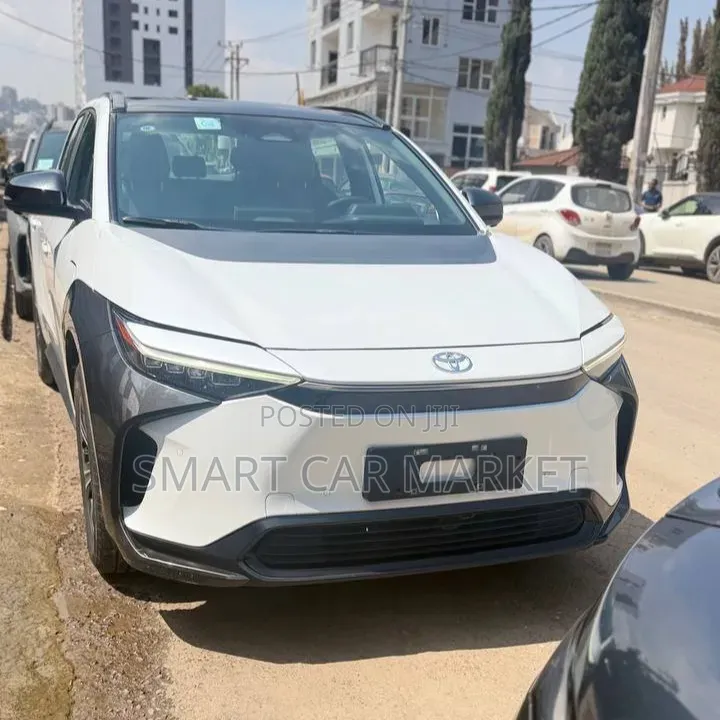 Toyota bZ4X 2023 White