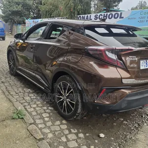 Toyota C-HR 2017 Brown