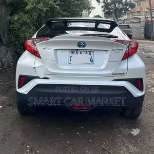 Toyota C-HR 2022 White