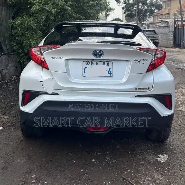 Toyota C-HR 2022 White